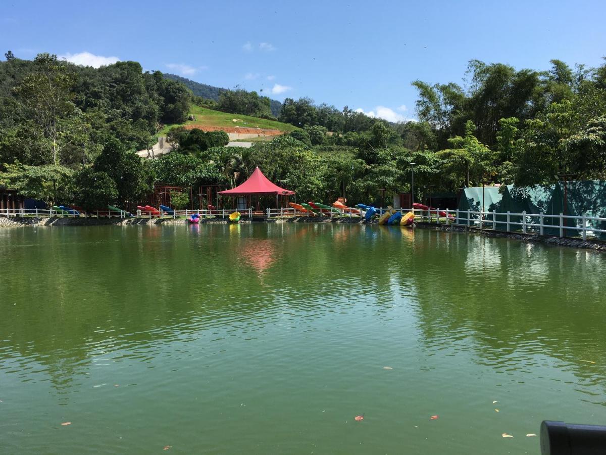 Paradise Valley Resort Broga Semenyih Exterior photo